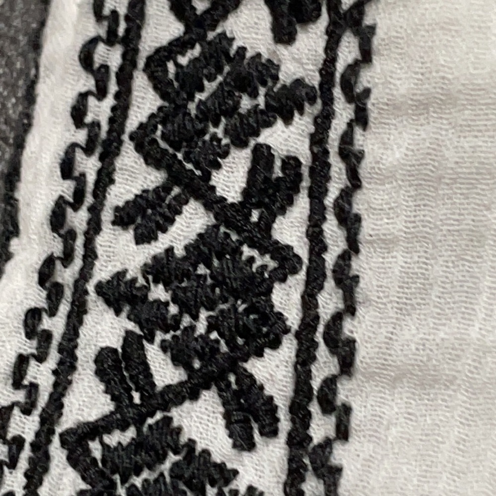 White and black floral embroidered gauze shorts - Picture 15 of 15